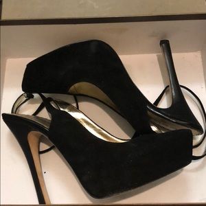 Black Suede Pumps💫